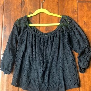 Hollister black lace lined body top. Size small. Excellent condition